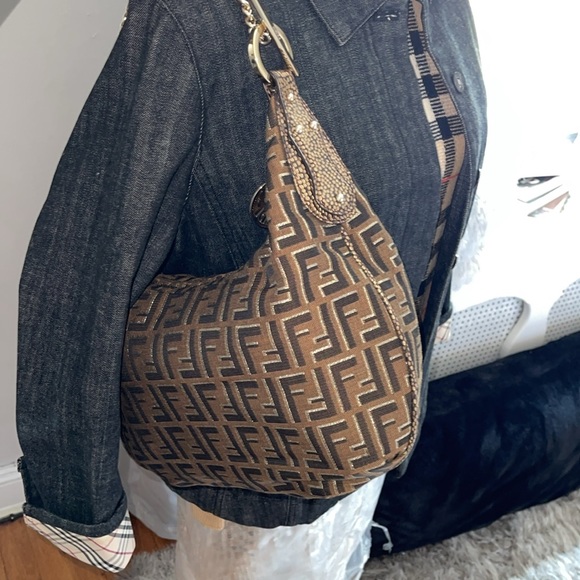 Fendi hobo bag preloved excellent condition gorgeous bag - Picture 16 of 16